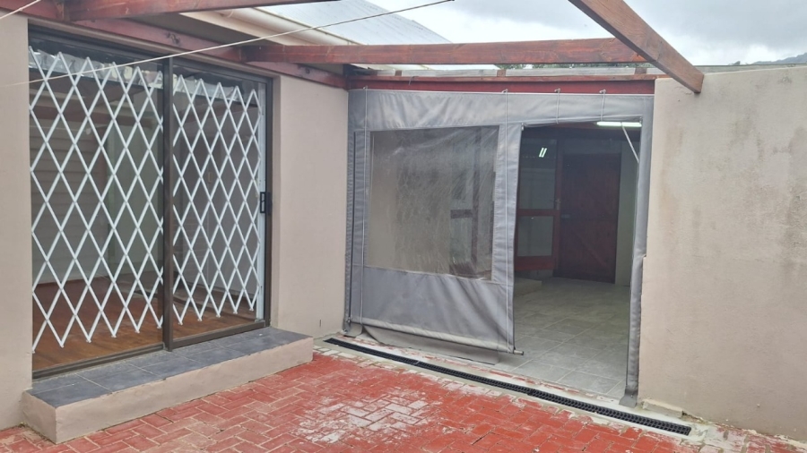 2 Bedroom Property for Sale in Admirals Park Western Cape